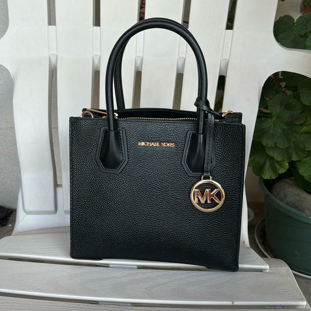 Small Black Michael Kors Hang Bag